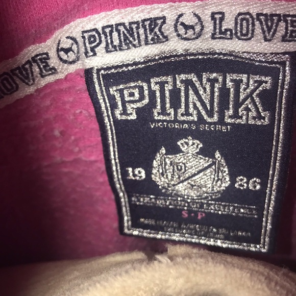 SOLD- Vs Pink hoodie - Picture 7 of 7
